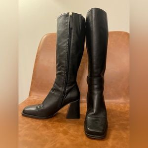 Feners Le Midnight Noir in size 7, worn twice, excellent condition